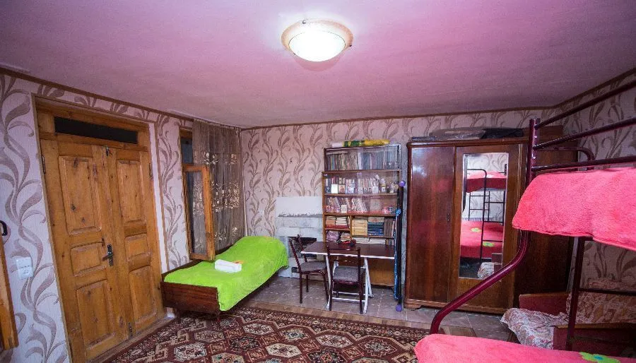 Old Green House — Photo 19