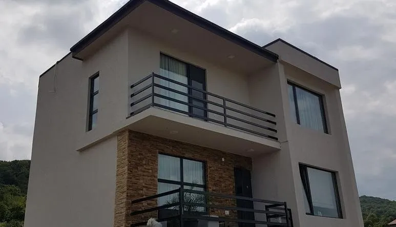 Lika's Guesthouse — Photo 15