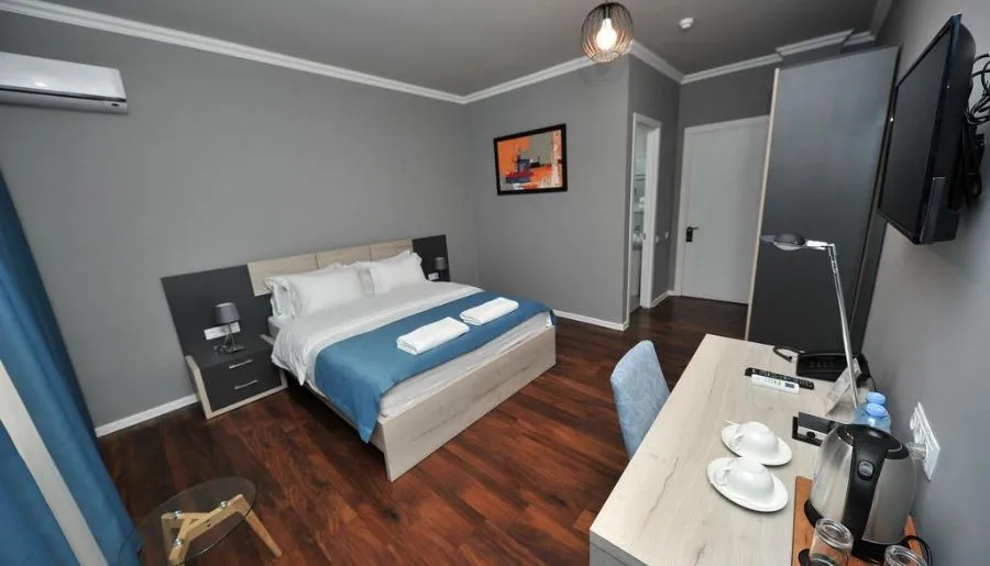 Boho Tiflis Hotel — Photo 25