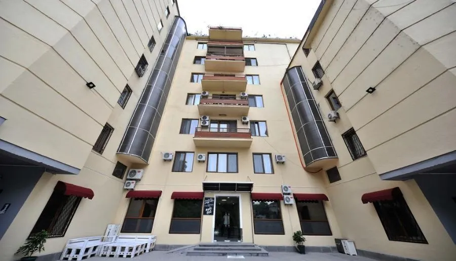 Boho Tiflis Hotel — Photo 23