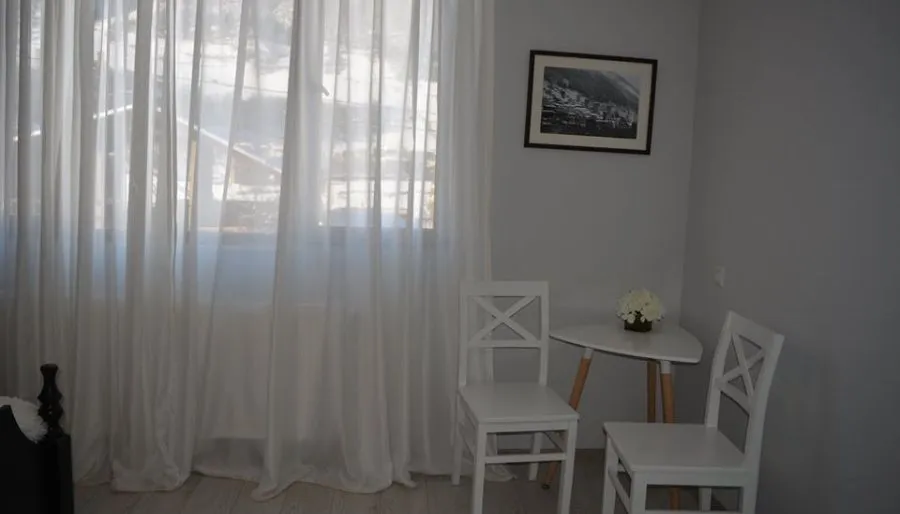 Manoni's Guesthouse — Photo 87