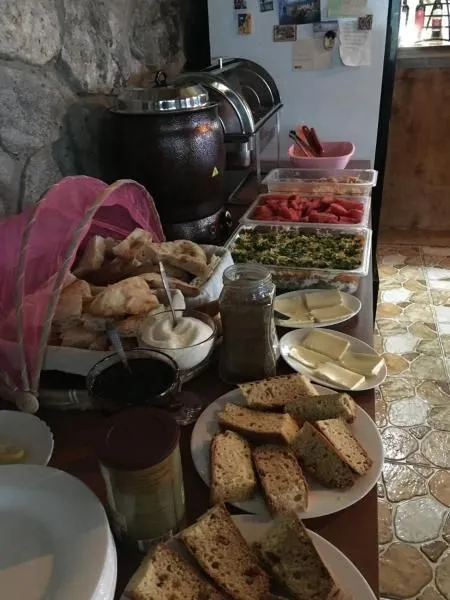 Manoni's Guesthouse — Photo 14