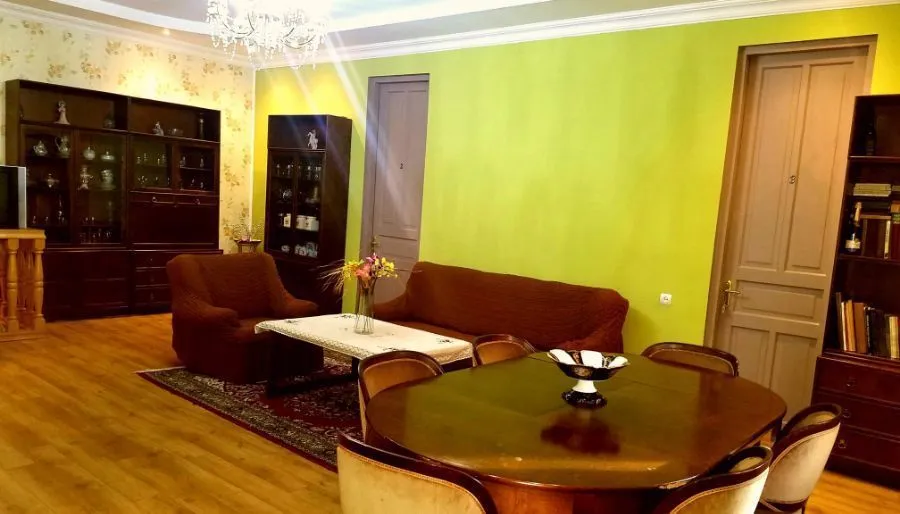 Tatia's Guesthouse — Photo 23