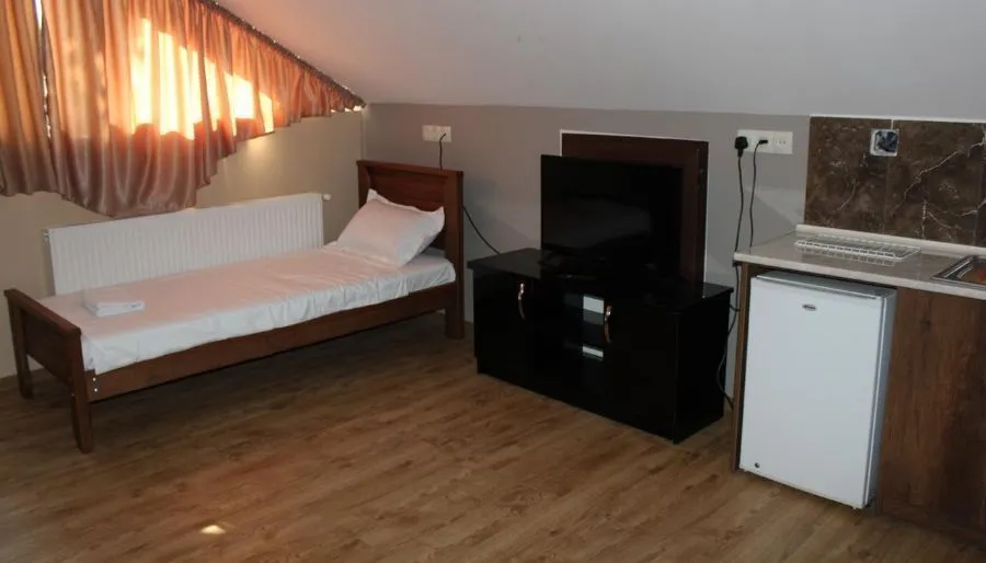 REDHOTEL — Photo 26