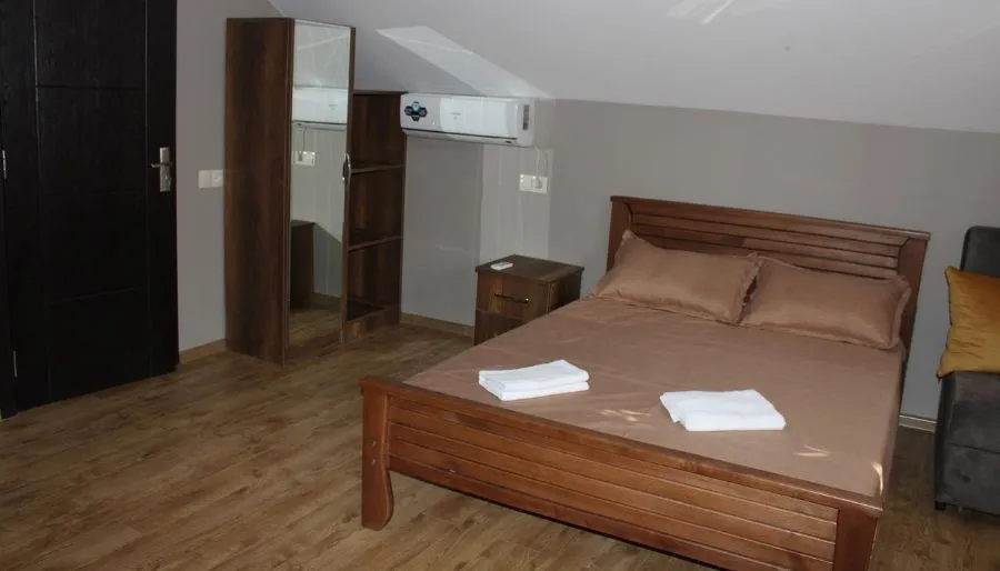 REDHOTEL — Photo 27