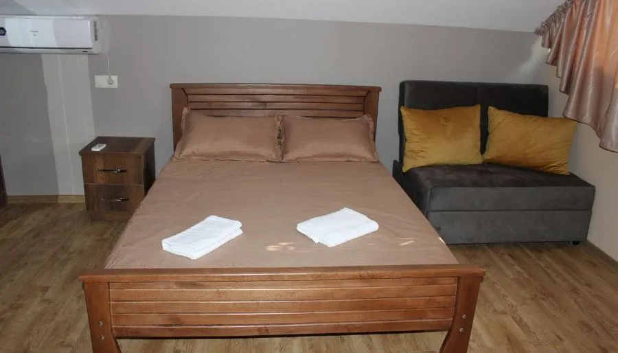 REDHOTEL — Photo 21