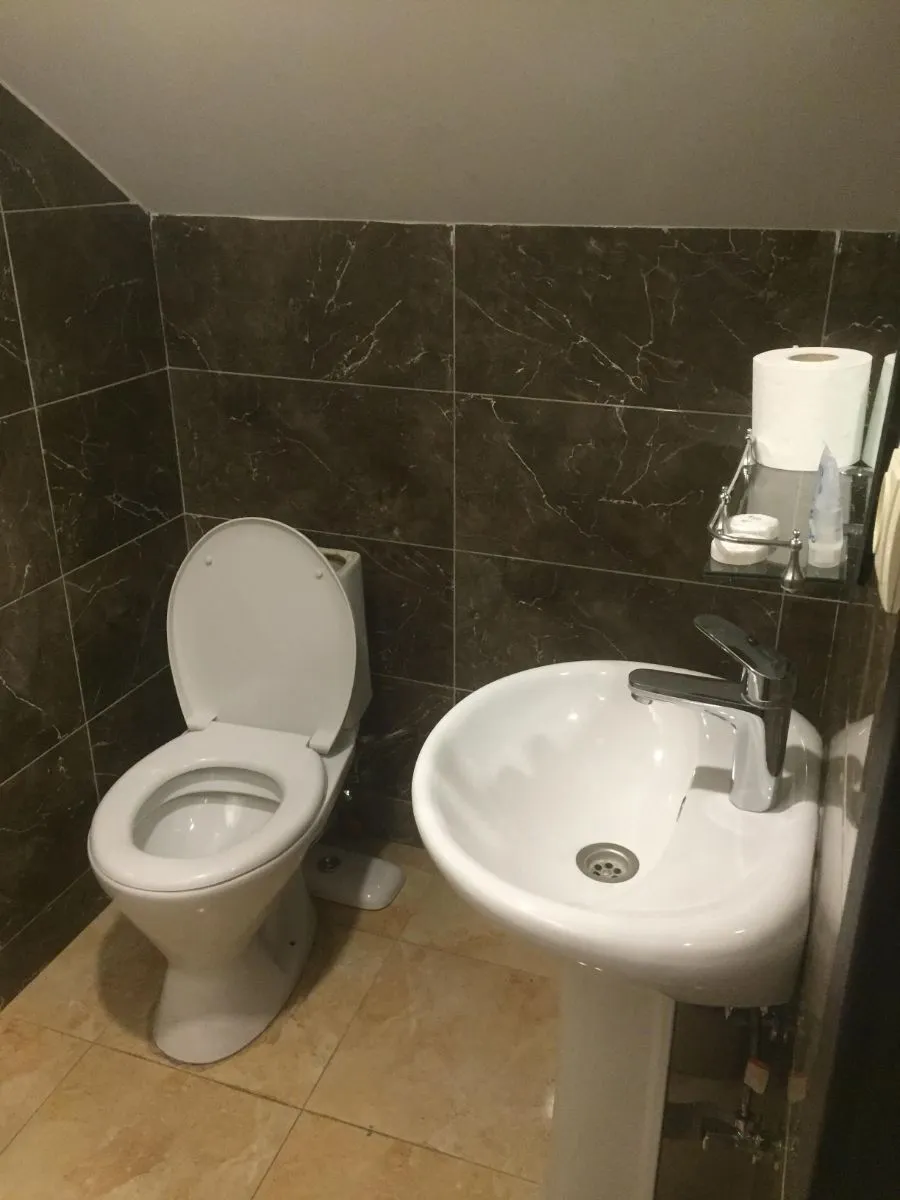 REDHOTEL — Photo 23