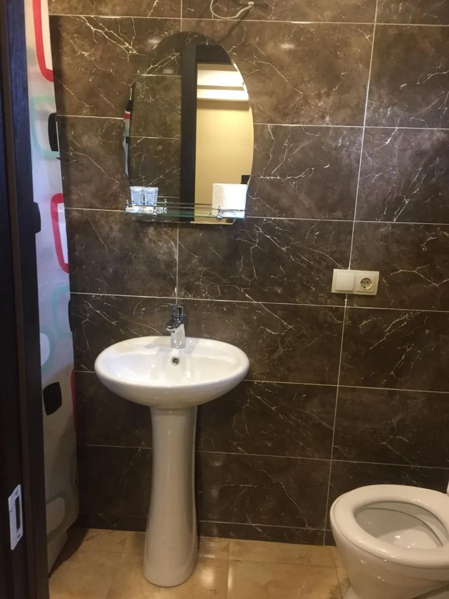 REDHOTEL — Photo 37