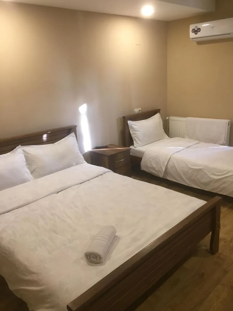 REDHOTEL — Photo 39
