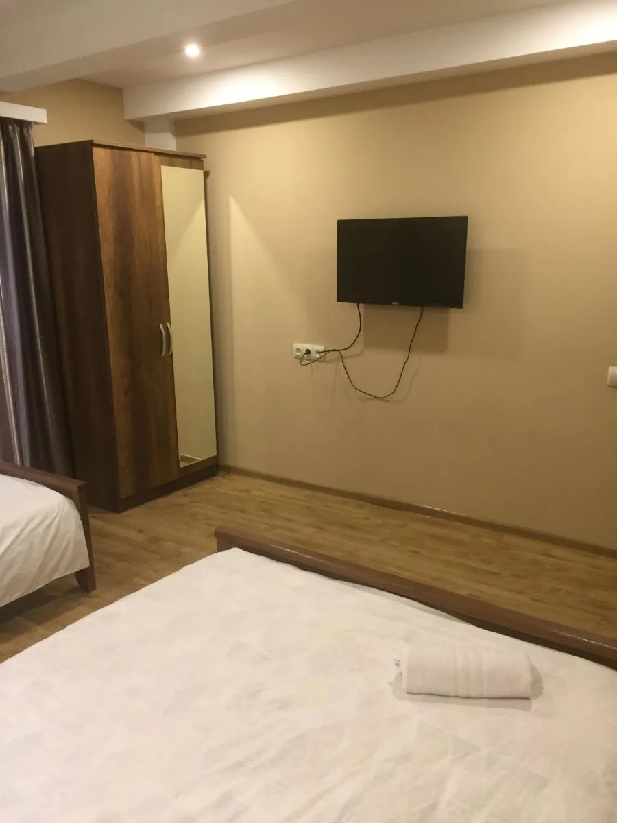 REDHOTEL — Photo 36
