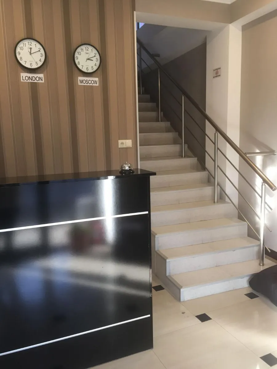 REDHOTEL — Photo 11