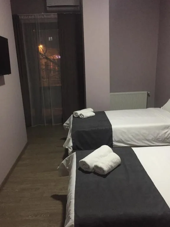 Lucky — Photo 39