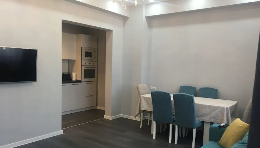 Cozy Apartment in the centre near Holiday Inn Hotel — Photo 15