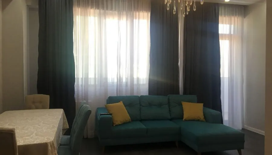 Cozy Apartment in the centre near Holiday Inn Hotel — Photo 8