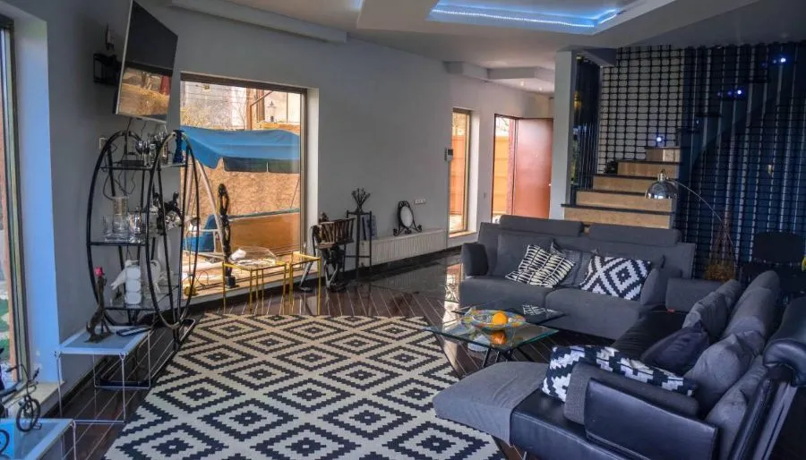 Luxury Tskneti house — Photo 11