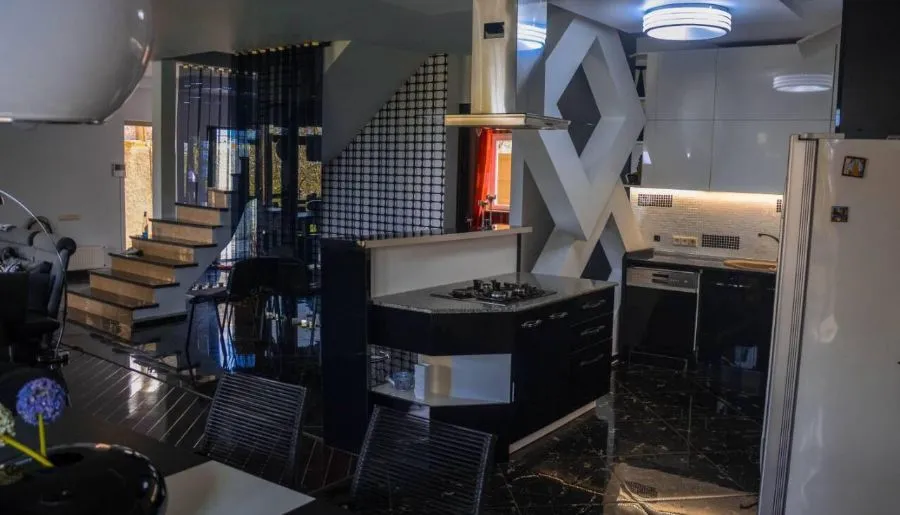 Luxury Tskneti house — Photo 12