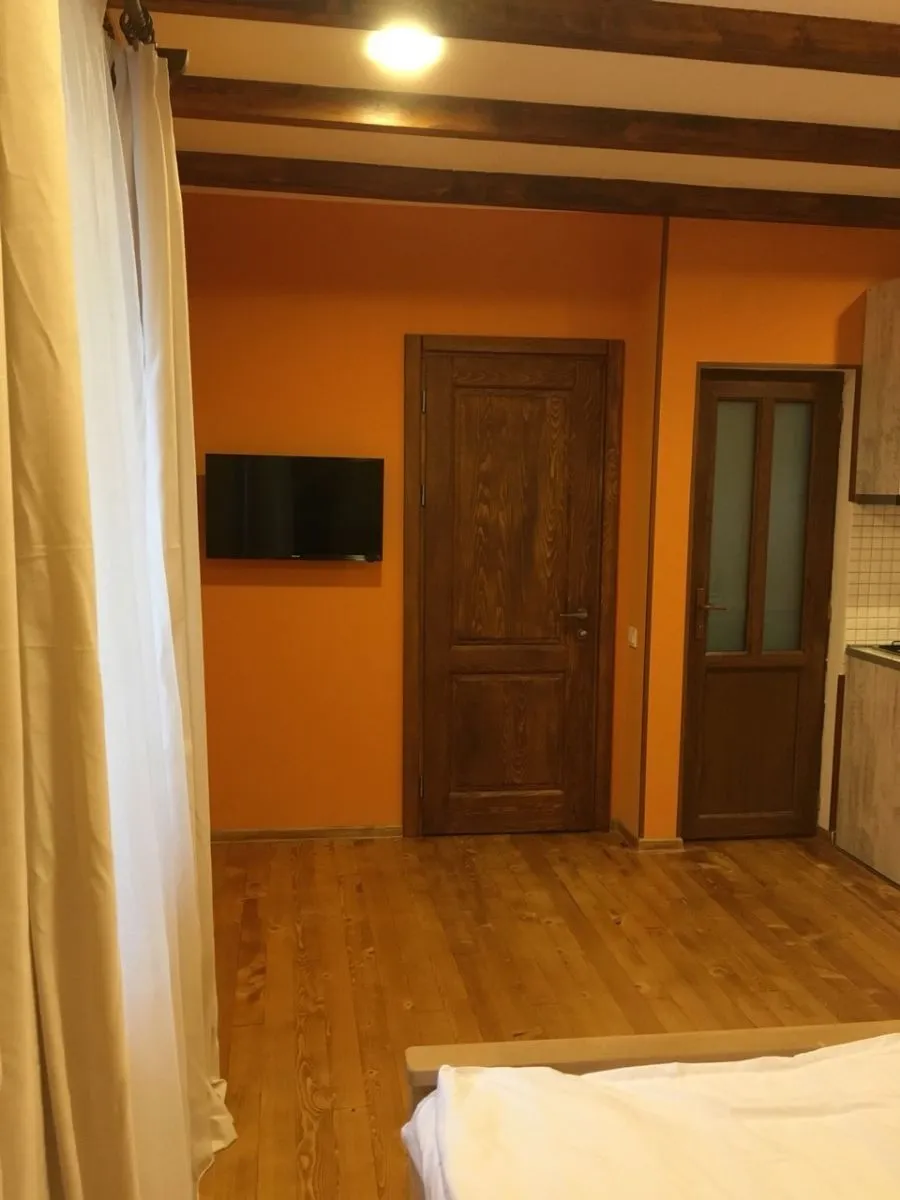 Yellow House — Photo 20