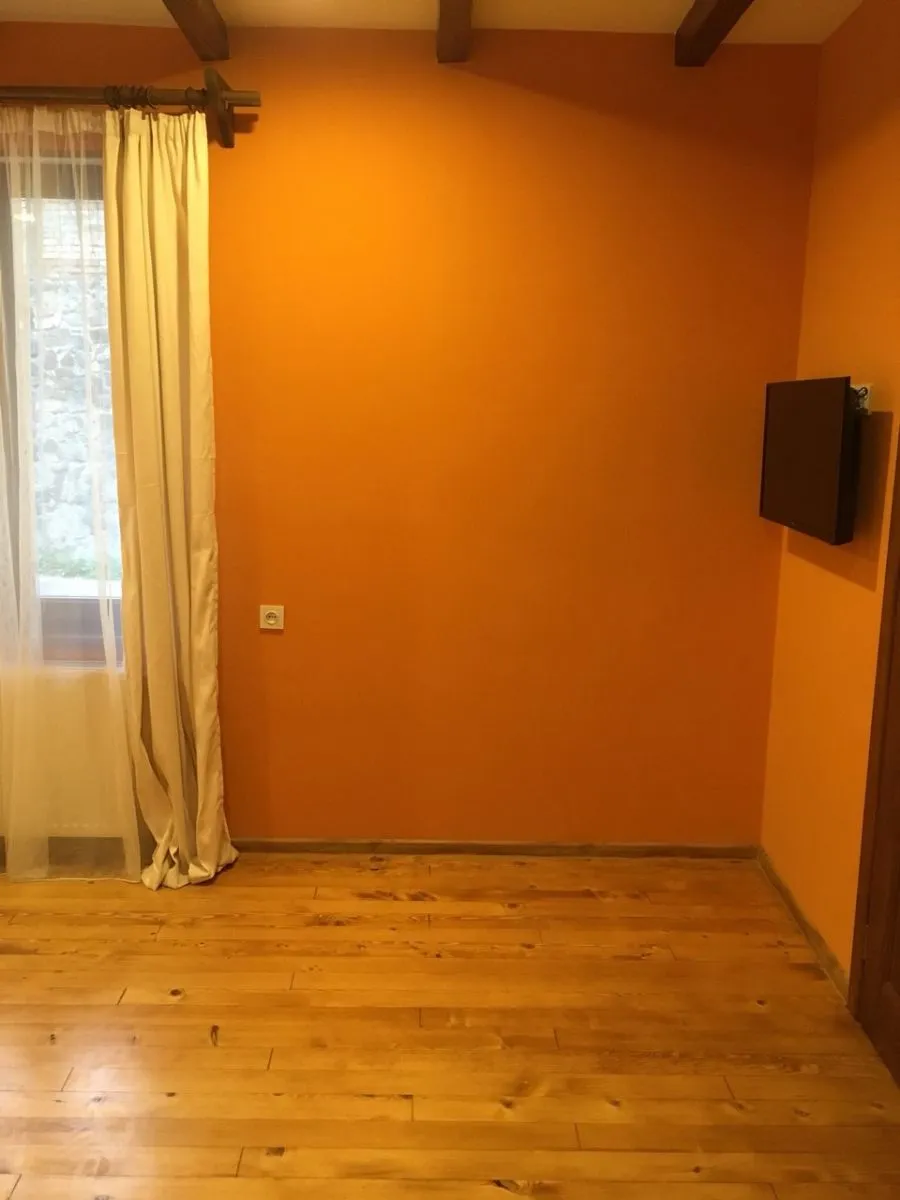 Yellow House — Photo 31