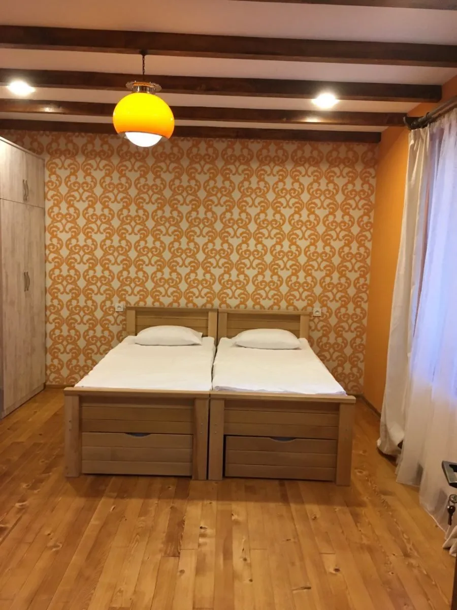 Yellow House — Photo 14