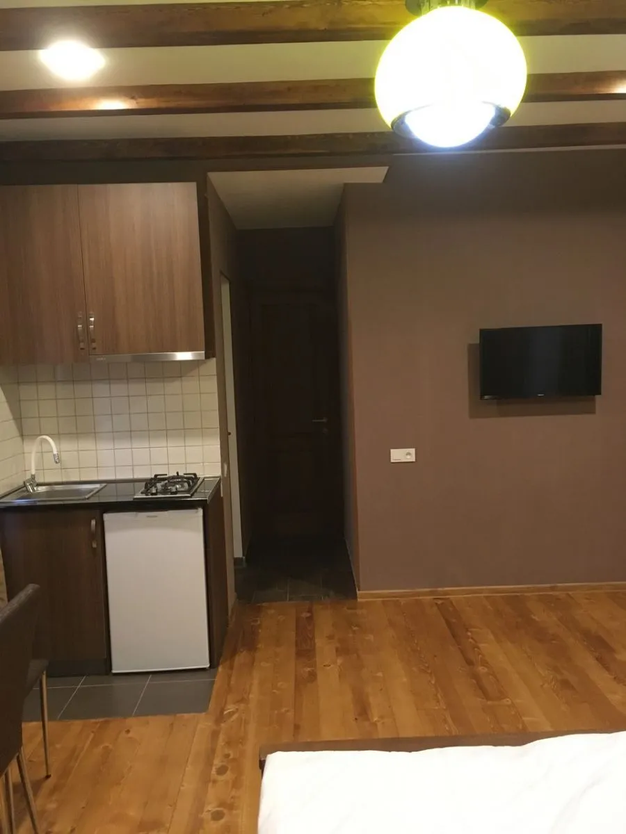 Yellow House — Photo 15