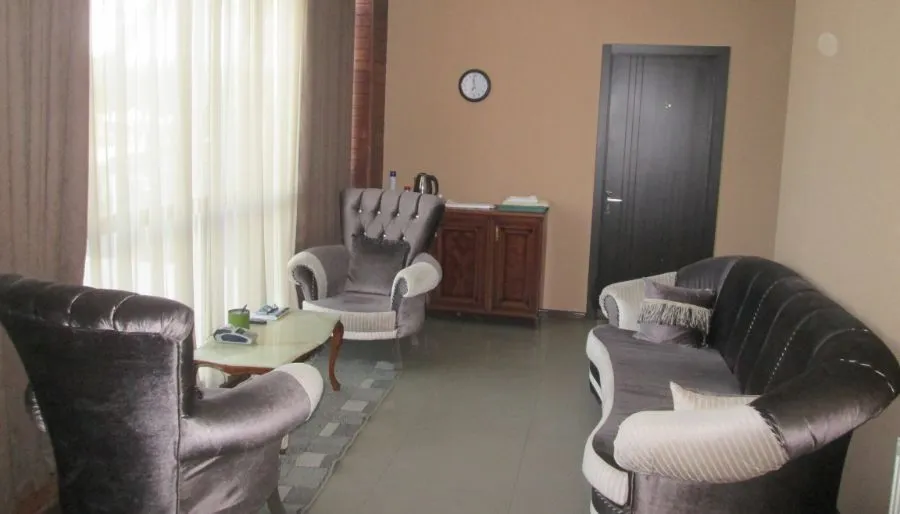 Old Isani — Photo 14