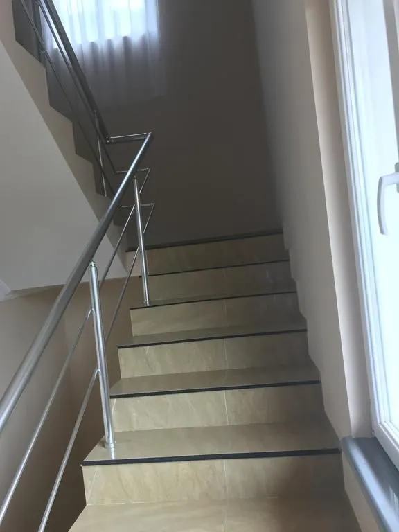 ORANGE HOUSE — Photo 15