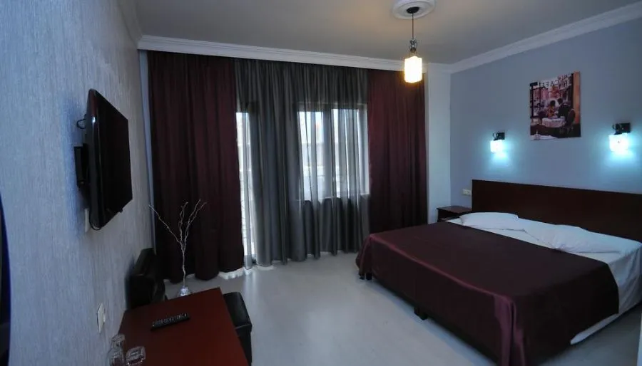 Hotel Iberia — Photo 25