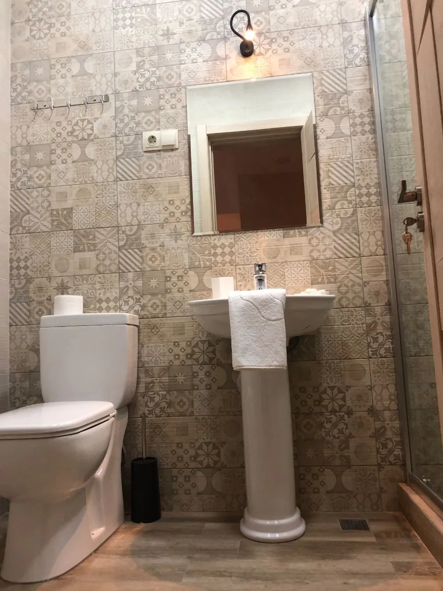 Cozy Apartment In Old Tbilisi — Photo 13