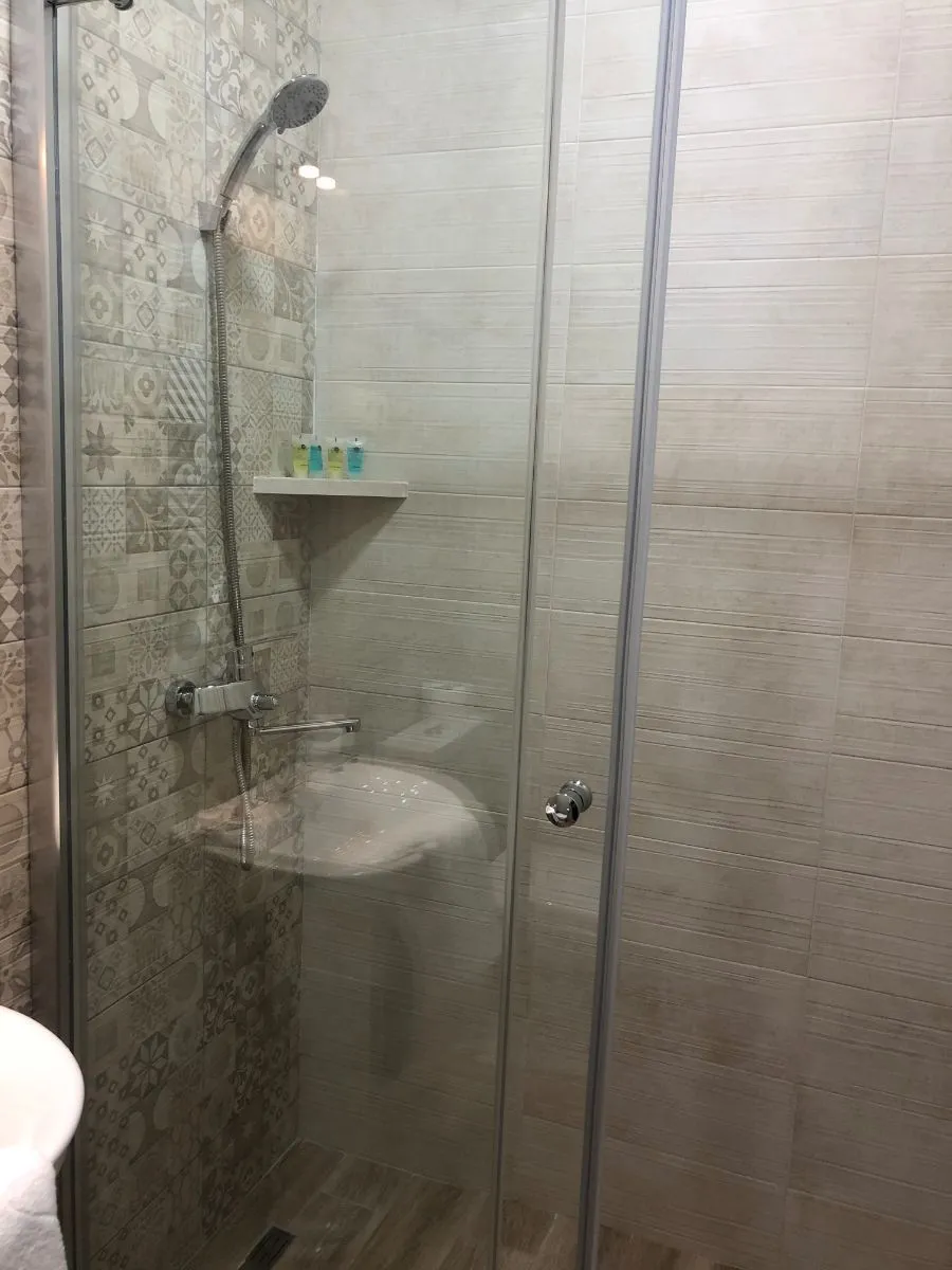 Cozy Apartment In Old Tbilisi — Photo 35