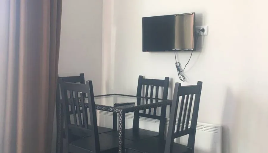 Hotel Mgzavrebi  8th block — Photo 16