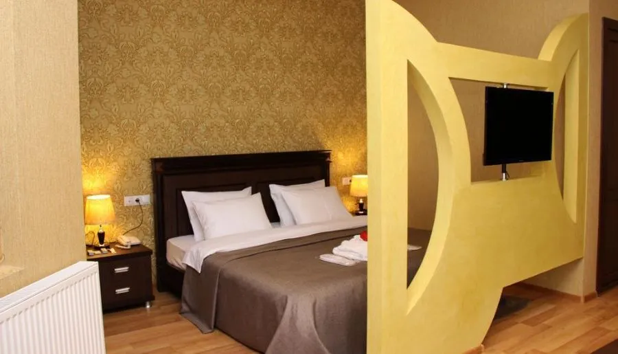 Hotel Monopoli Kutaisi — Photo 8