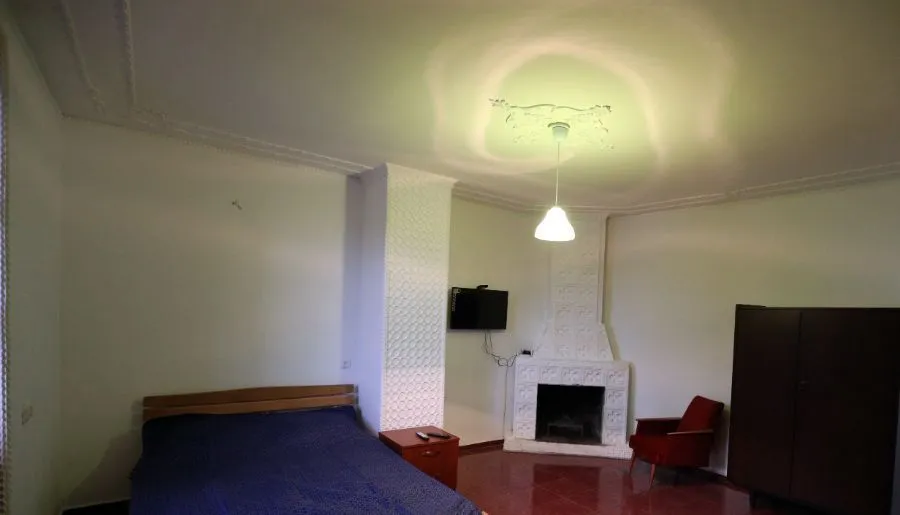 Family Rooms — Photo 15