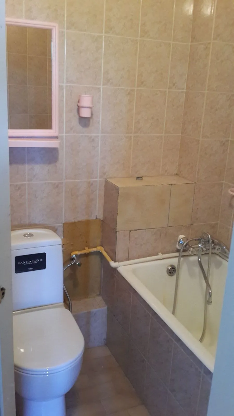 Family Rooms — Photo 9
