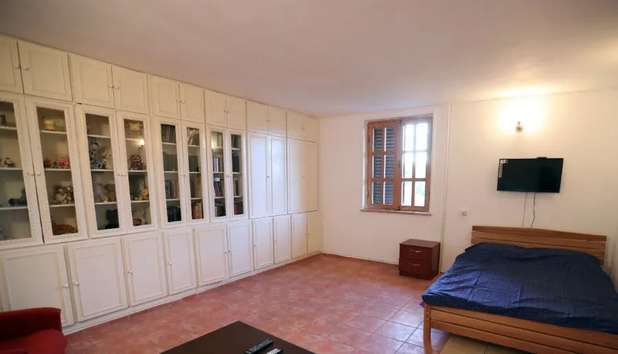 Family Rooms — Photo 27