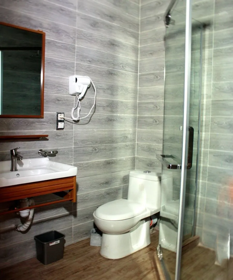 Family Rooms — Photo 13