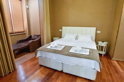 Exclusive Apartment in the Heart of Old Kutaisi — Photo 40