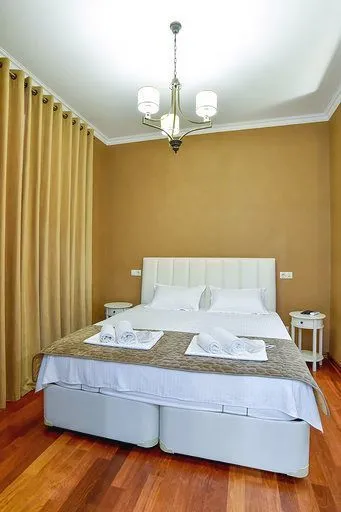 Exclusive Apartment in the Heart of Old Kutaisi — Photo 37