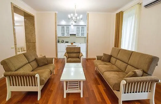 Exclusive Apartment in the Heart of Old Kutaisi — Photo 27
