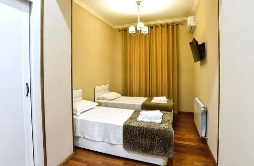 Exclusive Apartment in the Heart of Old Kutaisi — Photo 32