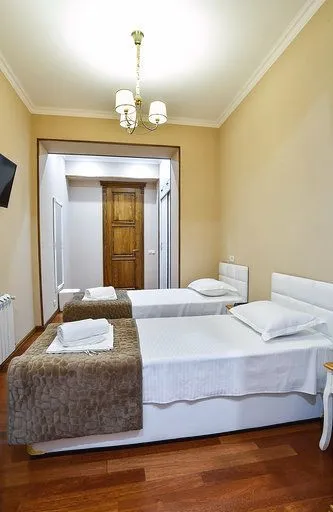 Exclusive Apartment in the Heart of Old Kutaisi — Photo 41