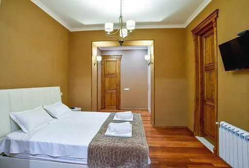 Exclusive Apartment in the Heart of Old Kutaisi — Photo 50