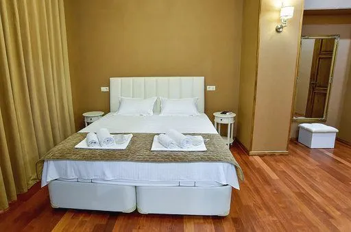 Exclusive Apartment in the Heart of Old Kutaisi — Photo 48