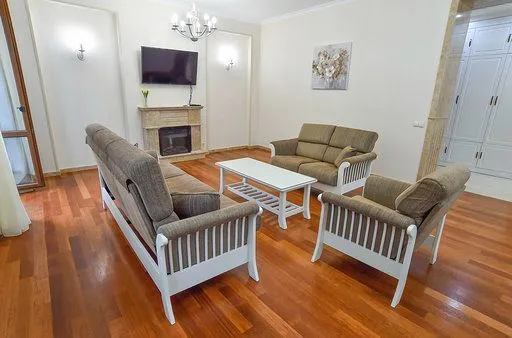 Exclusive Apartment in the Heart of Old Kutaisi — Photo 28