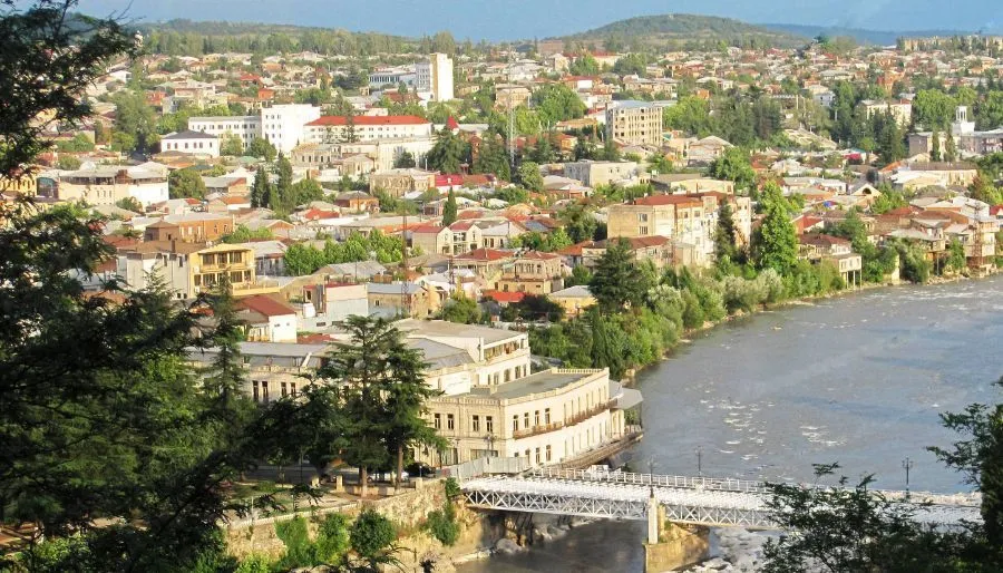 Exclusive Apartment in the Heart of Old Kutaisi — Photo 2