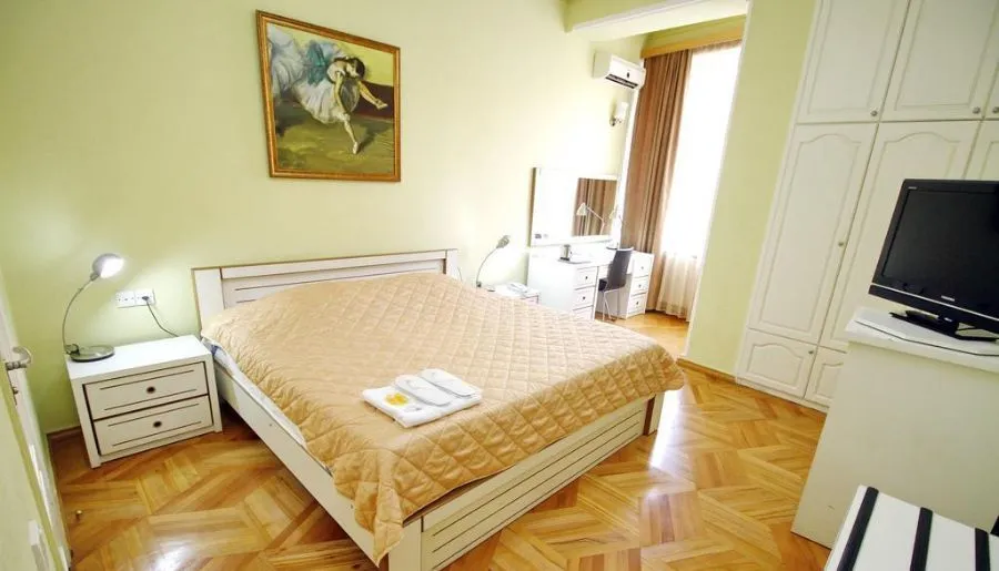 Hotel Penthouse — Photo 25