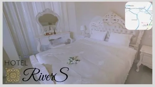 River S hotel — Photo 39