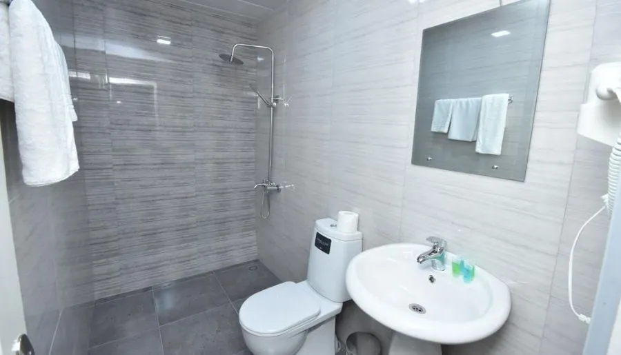 River S hotel — Photo 33