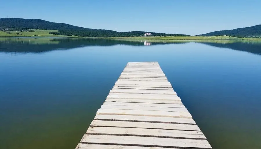 Laguna Beach Club Hotel at Bazaleti Lake — Photo 17