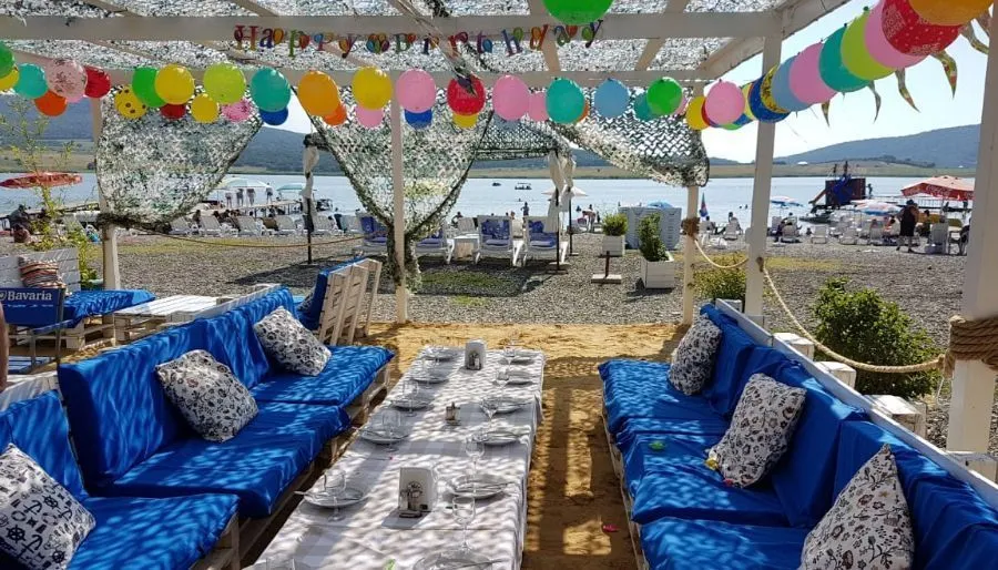 Laguna Beach Club Hotel at Bazaleti Lake — Photo 1