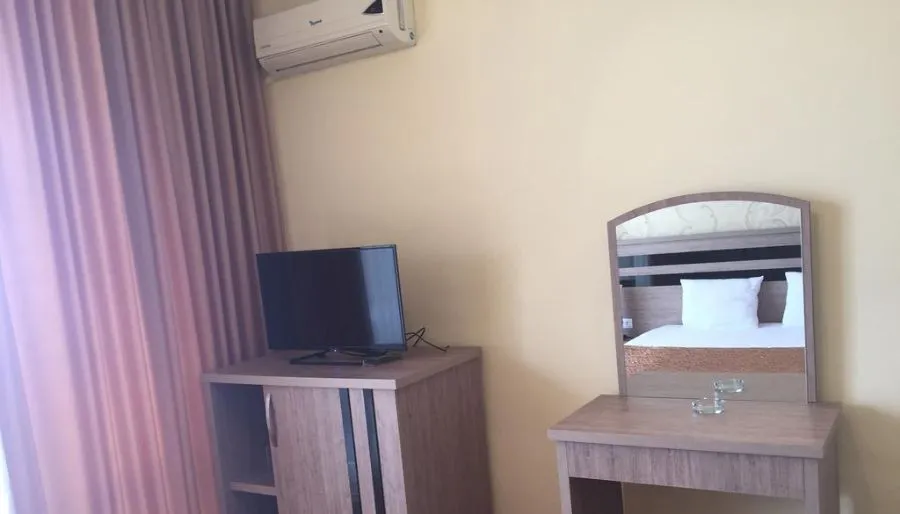 Lazuri Hotel — Photo 36